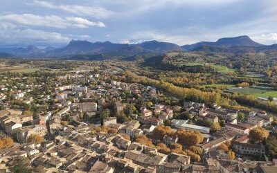 Crest: Auvergne-Rhône-Alpes Southeastern France